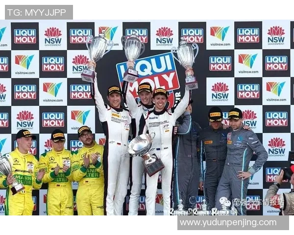 赛后分析:杭州足球队与深圳足球队的耐力对决全景回顾 赛后分析:杭州足球队与深圳足球队的耐力对决全景回顾