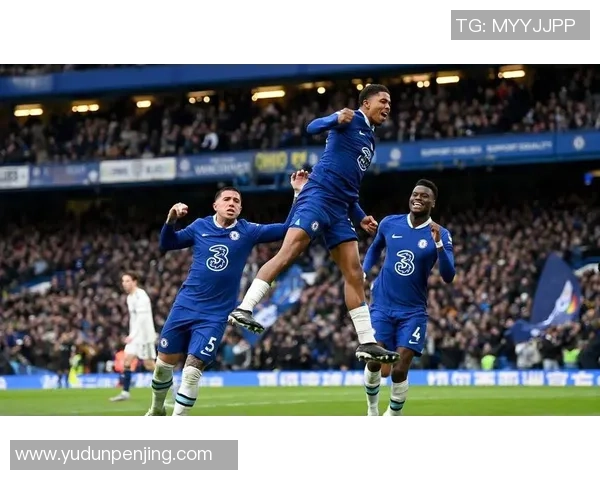 曼联与切尔西激战正酣谁能在英超巅峰对决中笑到最后